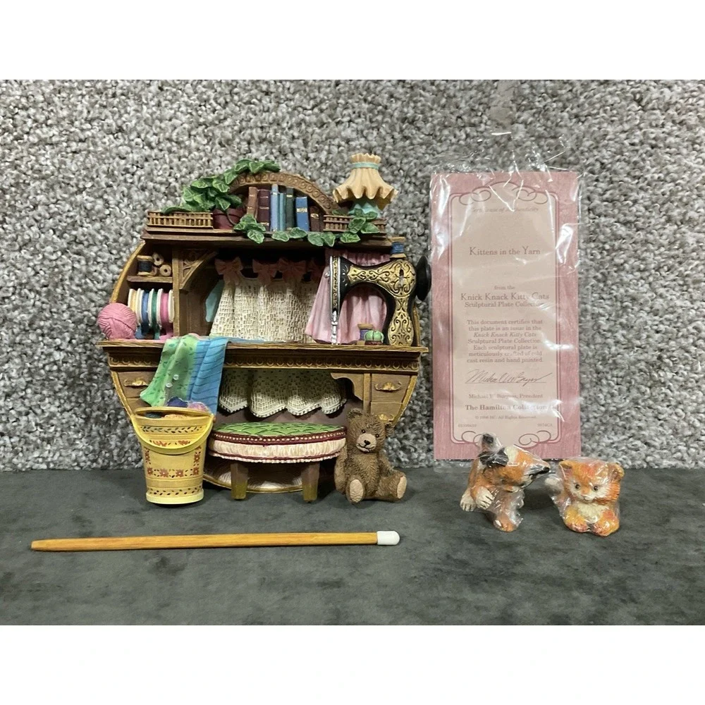1996 Hamilton Collection Kittens in the Yarn Knick Knack Kitty Cats Yencho